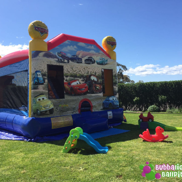 Ball pit and jumping castle hire in Wollondilly