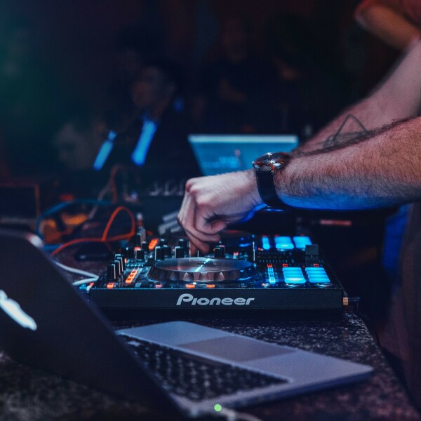 Live DJ at George IV Inn