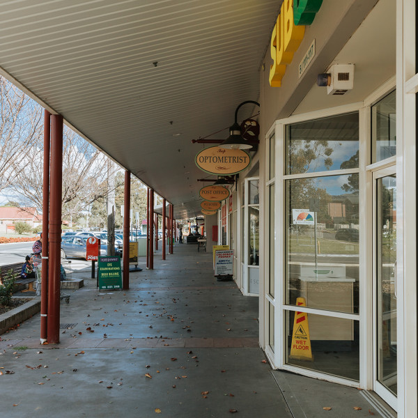 Streets outside Tahmoor shopping complex