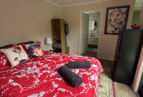 Blackbird Cottage Tiny Home - Pet Friendly