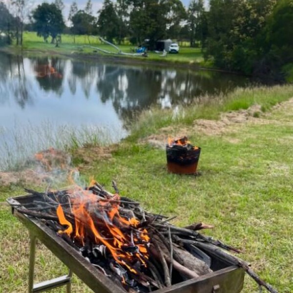 BBQ by the lake at Silky Oaks