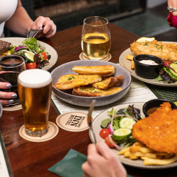 Classic pub meals at Welcome Inn Hotel